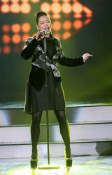 组图：新人盛典华晨宇刘忻EXO获大奖