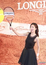 组图：林志玲不心急感情事 拒谈对言承旭未忘情