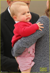 组图：凯特王妃启程回国 小王子表情略囧显不舍