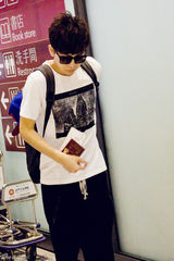 组图：胡夏离台黑超便服现身机场 粉丝不舍送机