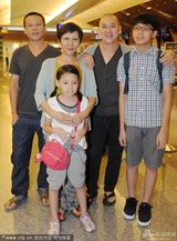 组图：蔡明亮携《郊游》剧组搭机飞赴威尼斯