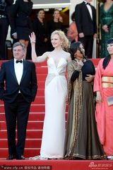 组图：评审法国男星丹尼尔-奥图亮相红毯