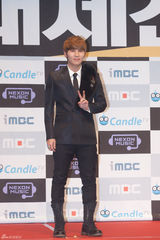 高清组图：SJ等亮相MBC歌谣大典 展华丽劲爆舞台