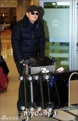 组图：王家卫赴韩宣传《东邪西毒终极版》