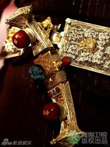 高清图：花儿西宁唱区秀民族盛装 用心良苦细节取胜