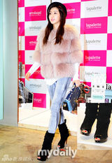 组图：韩星徐仁英朴寒星等出席时尚品牌店开业式