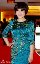 幻灯图：众星齐聚美尚盛典 高圆圆妩媚秀香肩