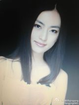 组图：疑似李亚鹏激吻女私照 容貌清纯可人