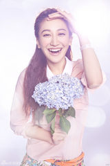 组图：曾泳醍唯美写真曝光  甜美女孩笑容烂漫