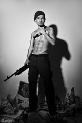 组图：让子弹飞老四杜奕衡时尚大片 展铁血热情