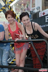 组图：庄思敏露半球抢镜 李思捷给春卷二百分