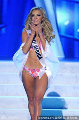 组图：奥利维娅夺环球小姐桂冠 圆润双峰隐现