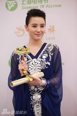 组图：黄海波宋佳白玉兰奖分获视帝视后