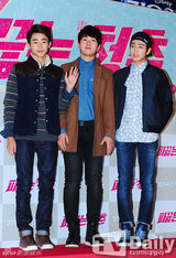 组图：李敏镐Rain等出席《热血青春》VIP试映会