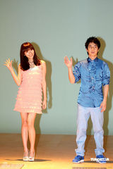 幻灯图：房祖名为新歌拍摄MV 搞怪耍酷大跳踢踏舞