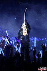 组图：五月天“末日”开唱 5万人朝圣支持