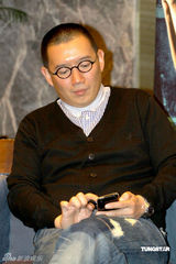 高清图：《枪王之王》发布会 两型男护卫阿SA