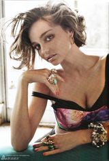 高清组图：辣妈米兰达-可儿登《时尚芭莎》封面