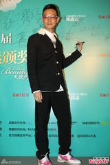 组图：杨怡马国明亮相时尚活动 郑希怡透露婚期