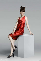 幻灯图：张萌《金枝玉叶》大片出炉 诠释鬼马优雅