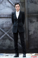 组图：何韵诗与女友同台出演 坦陈与邓九云恋情