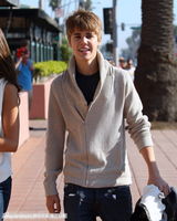 贾斯汀比伯与戈麦斯恋情升温 小正太高调秀恩爱(图)