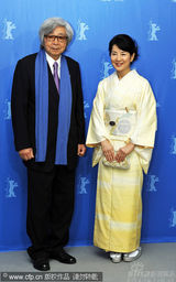 幻灯图：《弟弟》柏林发布会 吉永小百合和服亮相