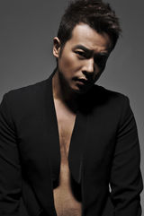 组图：于波性感写真火热出炉 颠覆演绎完美身材