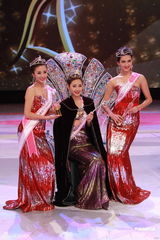 组图：辽宁佳丽夺亚姐冠军 比基尼展现完美身段