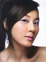 高清组图：金荷娜杂志照气质动人 肌肤吹弹可破