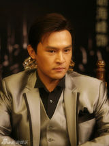 幻灯图：《风声传奇》发布会 胡海峰银亮西装抢镜