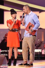 组图：古巨基录《劲歌金曲》 金刚黄山怡作告别