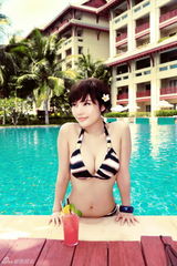 组图：徐冬冬拍泳池性感写真 成新生代宅男新宠