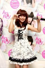 组图：郭书瑶最爱变装party 带歌迷大跳自创舞