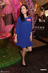 组图：郭羡妮出席活动向陈敏仪讨教育儿经