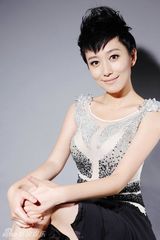 组图：丁柳元秋日温暖写真曝光 五彩演绎温婉多情