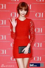 组图：少时TIFFANY高俊熙等红装热情站台