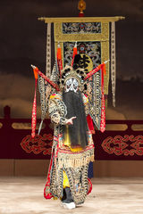 组图：京剧演员丁晓君大连献艺