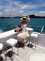 组图：张茆与外籍男友度假 比基尼秀性感曲线