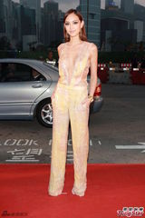 组图：亚洲电影大奖香港举行 群星亮相红毯