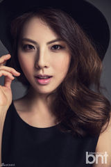 高清组图：“成人礼”朴志胤拍写真显熟女风情