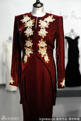 组图：戴妃生前10套经典礼服拍出800万天价