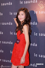 幻灯图：李彩华泰国买楼  Jessica C等名模走秀