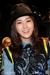 组图：4minute泫雅出席时尚品牌开业活动