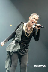 高清组图：卫兰个唱卫诗捧场 黎明阿娇现身支持