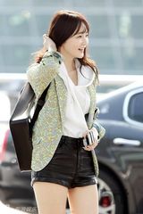 组图：T-araDavichi现身机场赴台参加《MCD》