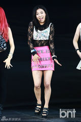 组图：f(x)BEAST等参加DMZ世界和平演唱会