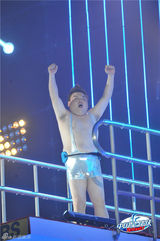 组图：《中国星跳跃》刘雨欣温雅性感上阵