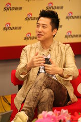 高清组图：庾澄庆做客畅聊新专辑《到死都要18岁》