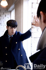 组图：对话TOP 不介意演床戏闲暇生活像和尚